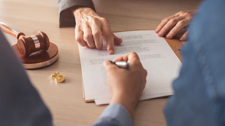 Divorce decree form with ring