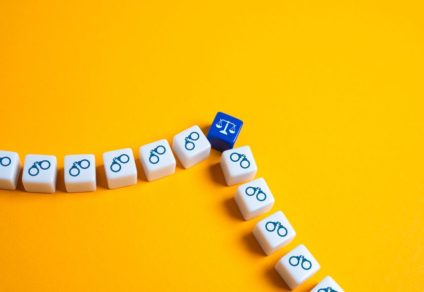 Decriminalization. The Supreme Court's decision. A high-profile court case and the imprisonment of top corrupt officials. Judicial reform, legal battles, political impact.