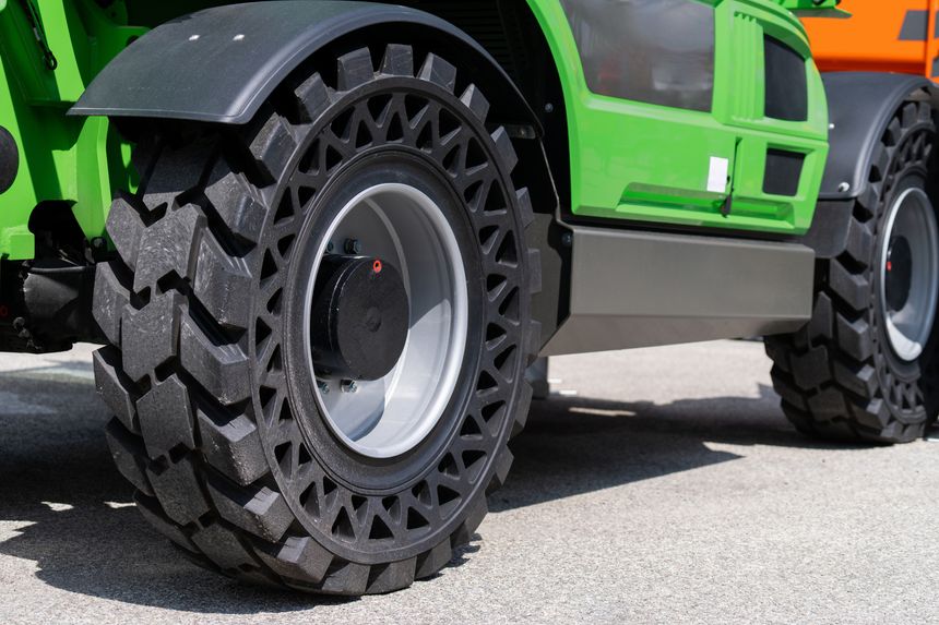 Why Cars Still Don't Have Airless Tires, Yet