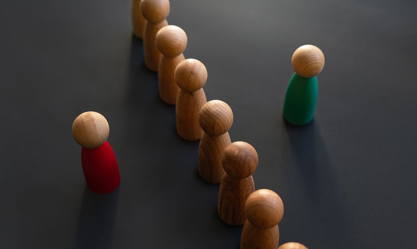 Refusal to contact. Barrier to negotiations. Division, separation. Protagonist, antagonist, minions. Mediation and conflict resolution.