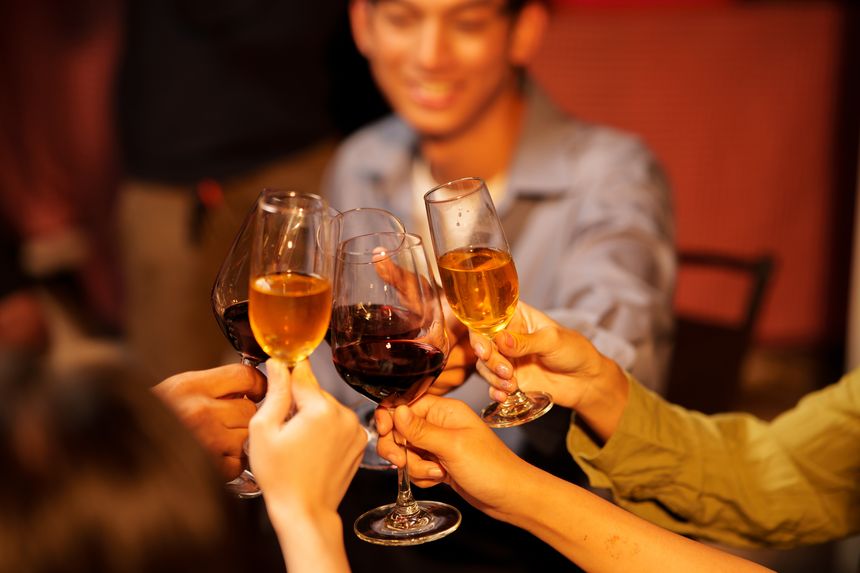Group of people meeting for drinksCelebrate and show each other good genes happily.