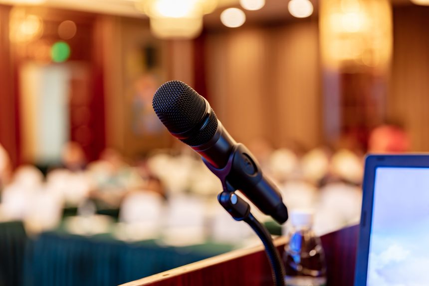 Microphones are placed on the table in the training classroom