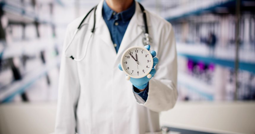 Doctor Time Alarm. Hospital Doctor Examination Deadline