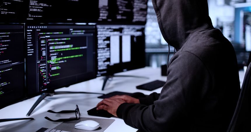 Caught In The Act: Cyber Criminal Stealing Secure Data Online.