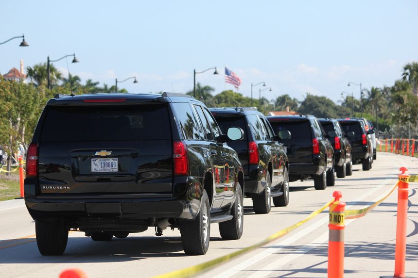 Activity around Mar-a-Lago during Presdient Zelensky's peace talks with President Trump.