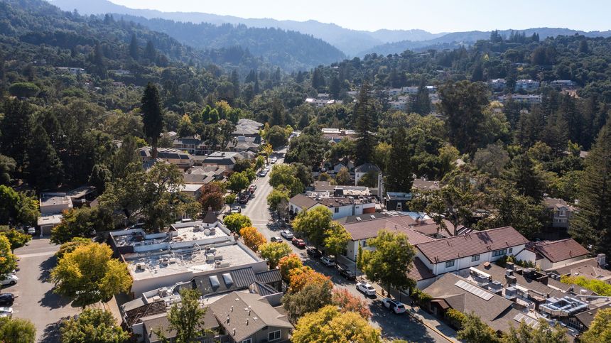 Afternoon sun shines on the historic downtown area of Saratoga, California, USA.