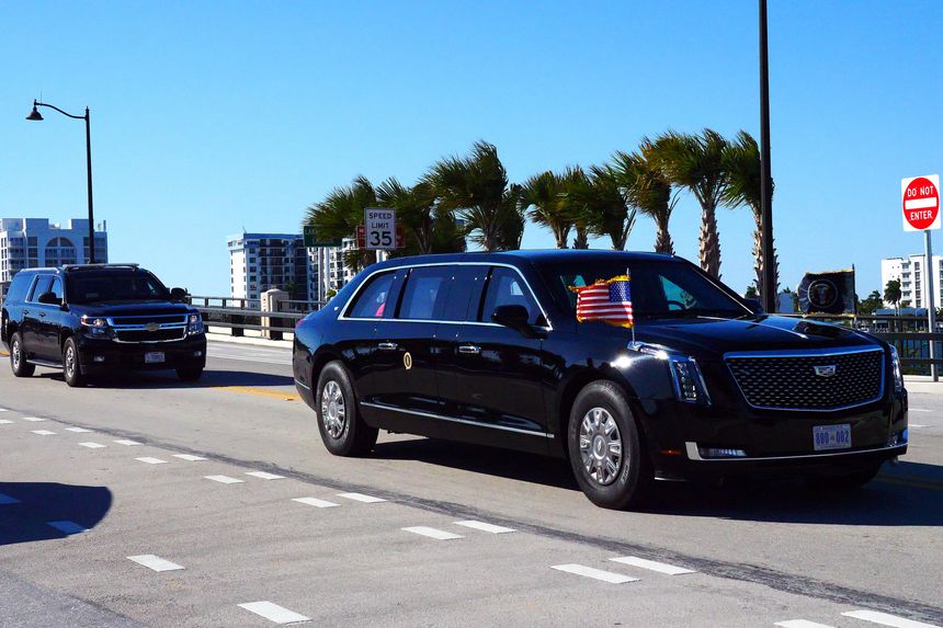 Palm Beach, Florida – February 7, 2026:  President Donald Trump’s motorcade crosses the bridge in Palm Beach on Saturday as he returned to Mar‑a‑Lago ahead of his scheduled meeting with the President of Honduras.