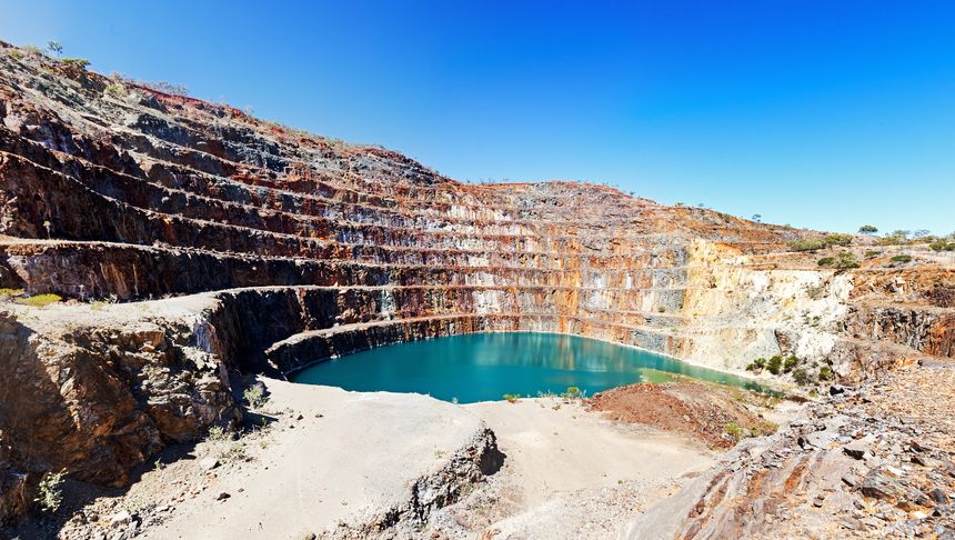 Mary Kathleen mine near Mount Isa now closed Mary Kathleen's uranium deposits originated from contact metasomatic processes,This type of occurrence is uncommon, with Mary Kathleen being the only commercial example. The uraninite here was conglomerated with garnet