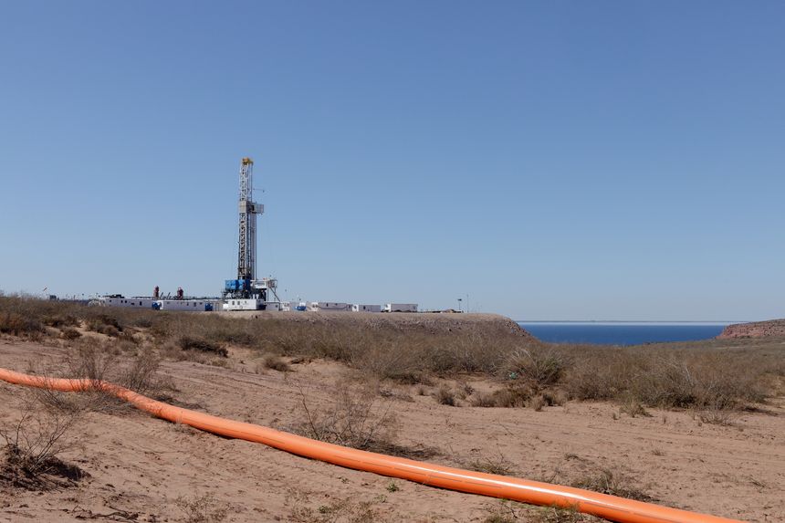 Unconventional oil and gas wells need water and sand to extract oil and gas from the Vaca Muerta rock formation. Mangueras draws fresh water from Lake Mari Menuco.